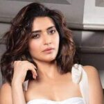 Karishma Tanna Measurements Height Weight Bra Size Age