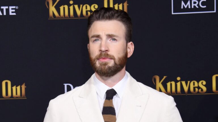 Chris Evans Height Weight Age And Body Statistics Biography
