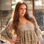 Esha Deol Age Boyfriend Husband Family Biography