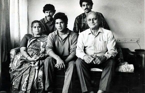 Sachin Tendulkar With His Parents