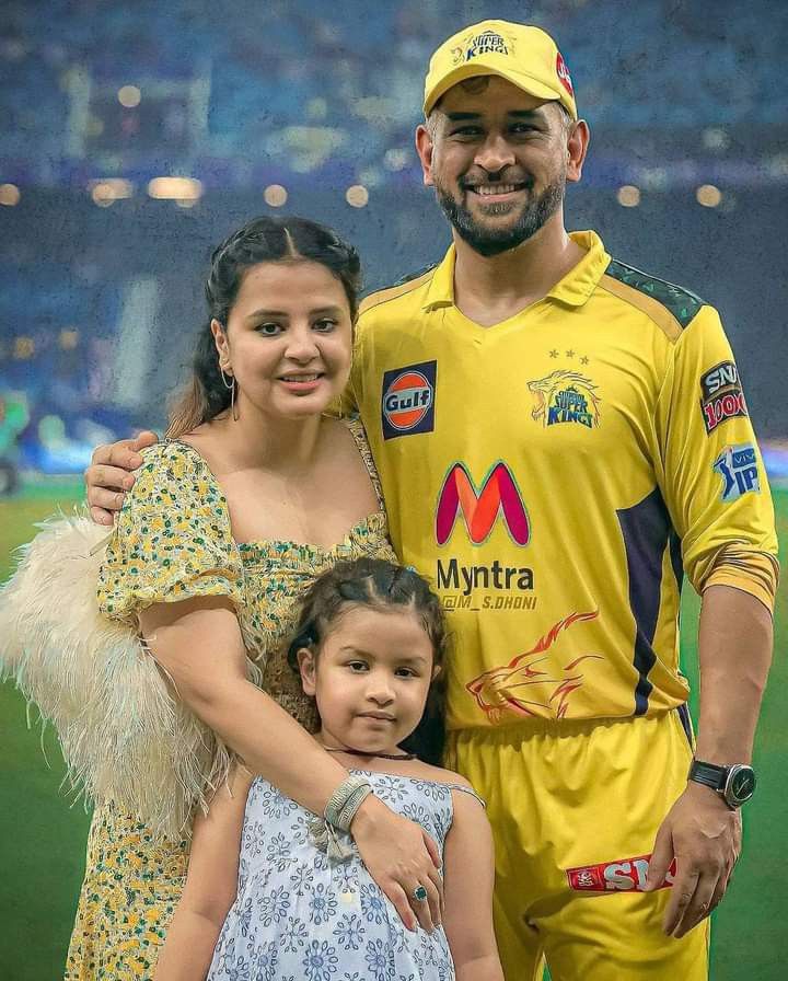 MS Dhoni Age Height Girlfriend Wife Family Career Biography 