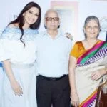 Sonali Bendre with her parents