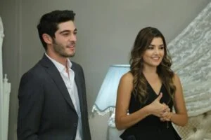 Hande Erçel in a still from the television show Aşk Laftan Anlamaz